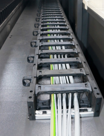 力星激光勝利之星全防護(hù)交換臺(tái)激光切割機(jī)-性能穩(wěn)定