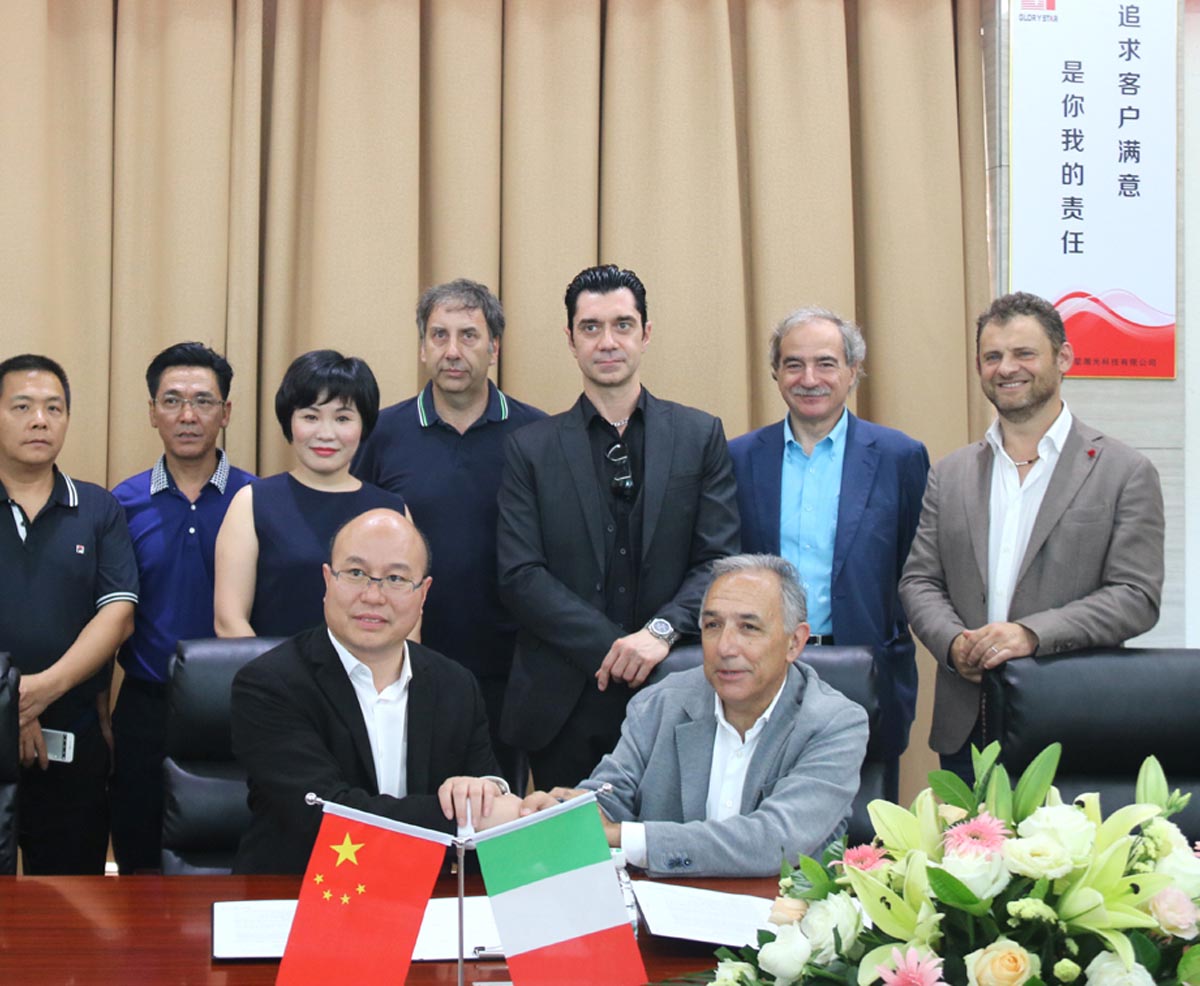 力星攜手意大利普羅姆激光打造歐美高品質(zhì)激光切割機