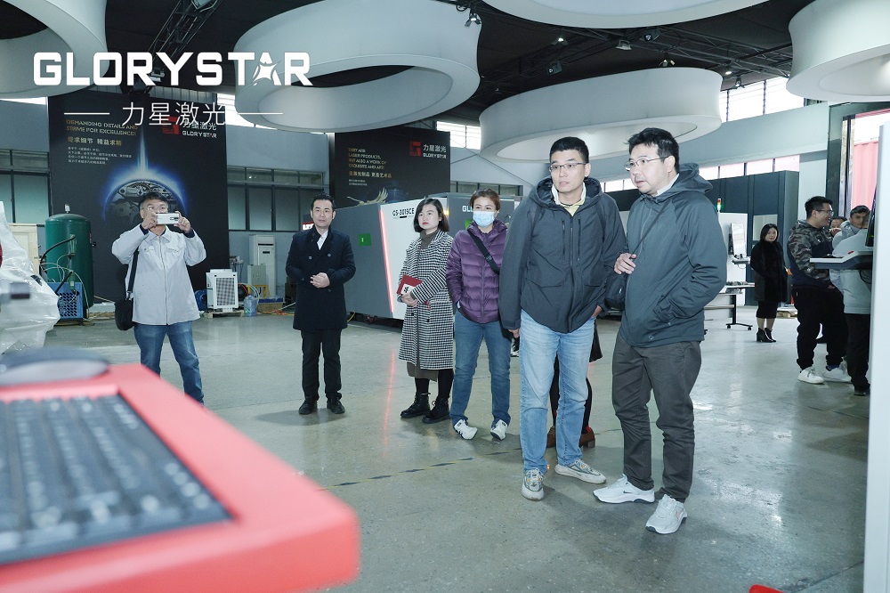 泰國(guó)客戶蒞臨力星激光，開(kāi)啟萬(wàn)瓦設(shè)備合作之旅