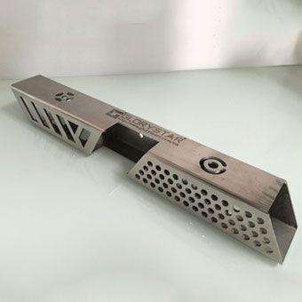 NS??三卡盤光纖激光管材切割機(jī)