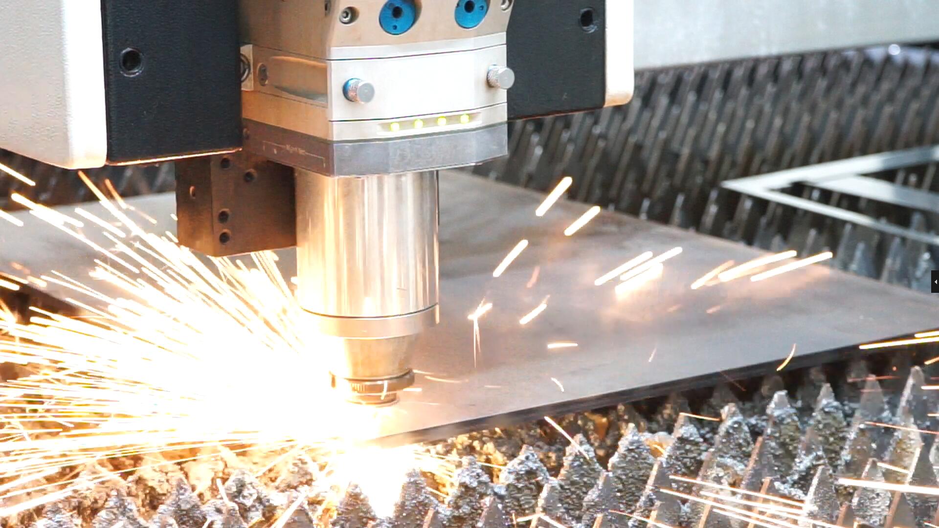 大包圍500W交換平臺(tái)光纖金屬激光切割機(jī)案例