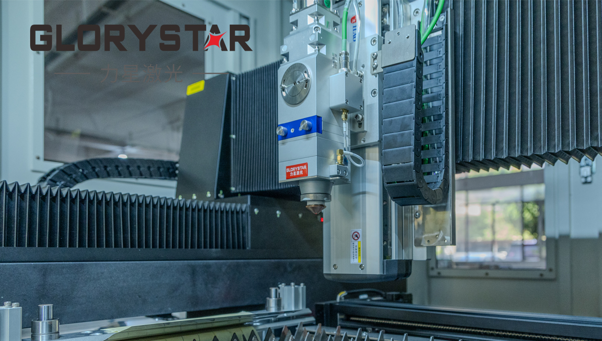 光纖激光切割機切割碳鋼時氣體的選擇，這幾點要記清楚！