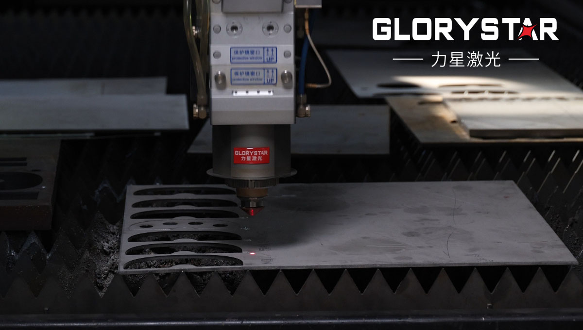 激光切割長(zhǎng)條零件熱變形怎么處理呢？常見(jiàn)的有以下幾種方法